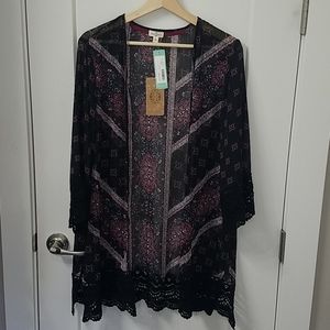 Mason & Belle Laria Crochet Trim Kimono